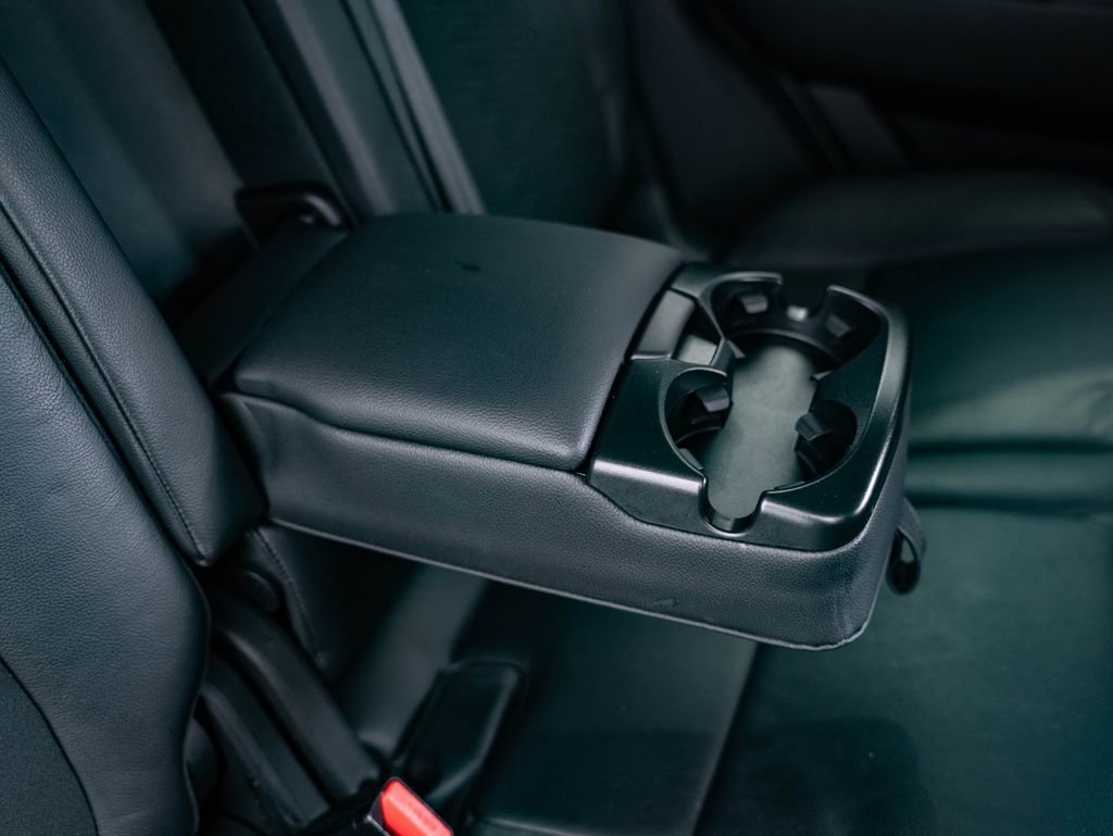 Used 2018 Land Rover Discovery Sport SE image 43