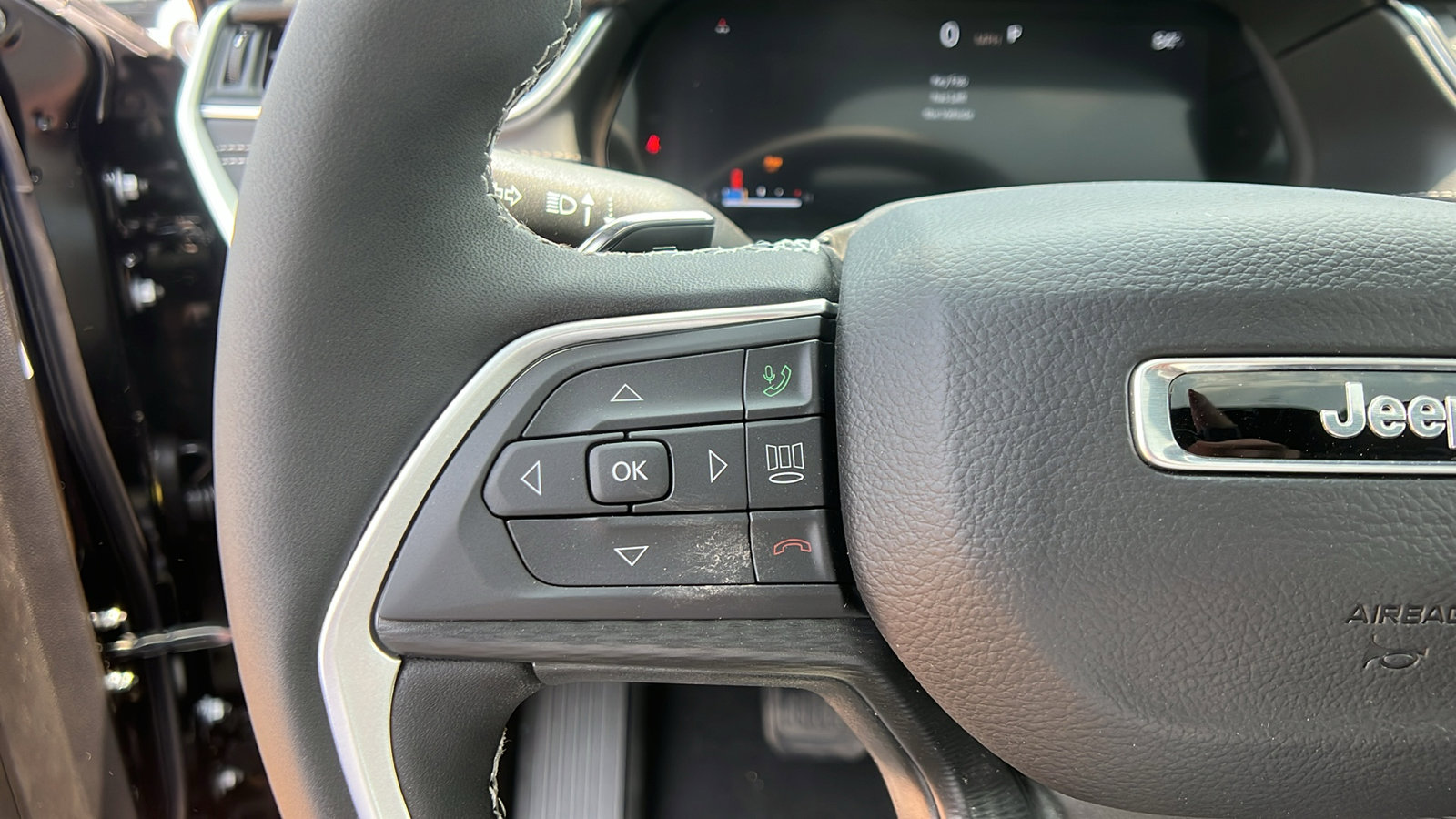 New 2025 Jeep Grand Cherokee 4WD image 25