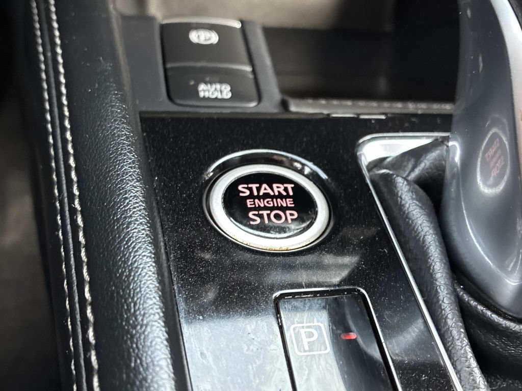 Certified 2024 Nissan Kicks SR w/ SR Premium Package FWD image 29