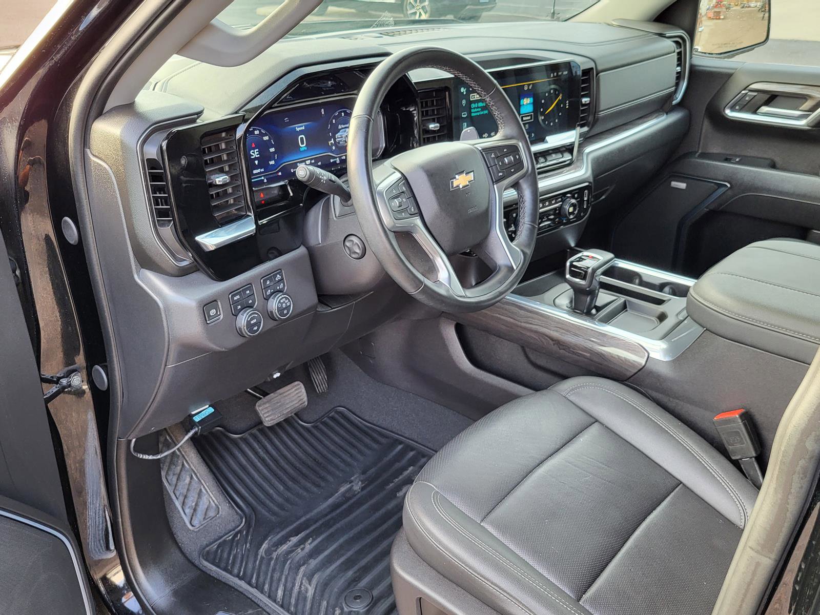 Used 2024 Chevrolet Silverado 1500 LTZ w/ LTZ Convenience Package II image 15