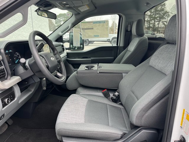 New 2026 Ford F350 XLT RWD image 4