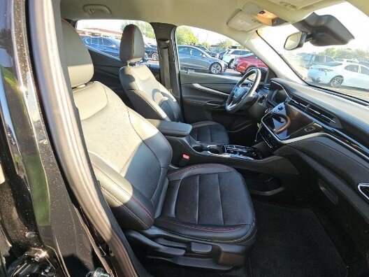 Used 2023 Chevrolet Bolt EUV LT w/ Convenience Package FWD image 7