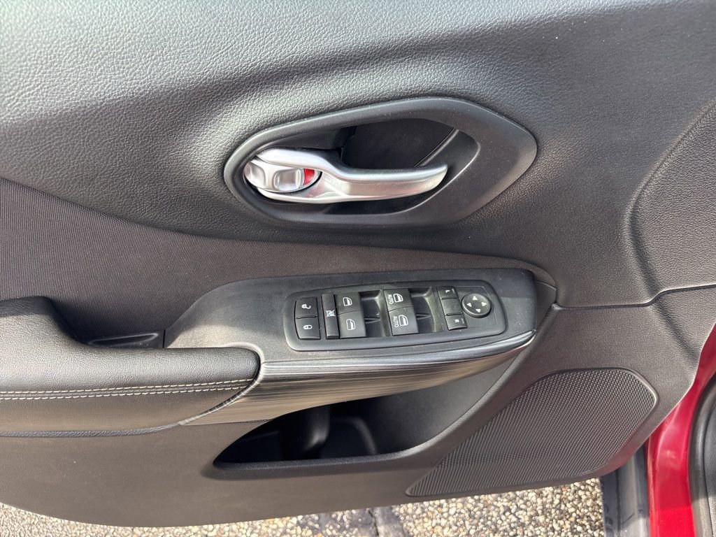 Used 2016 Jeep Cherokee Latitude image 22