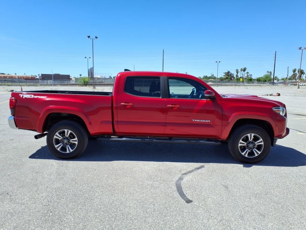Used 2019 Toyota Tacoma TRD Sport image 4