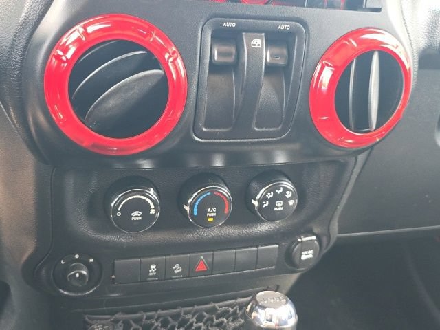 Used 2015 Jeep Wrangler Sport w/ Quick Order Package 24S AWD/4WD image 8