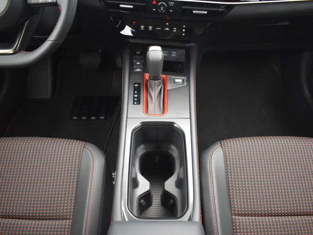 New 2025 Nissan Kicks SR image 12