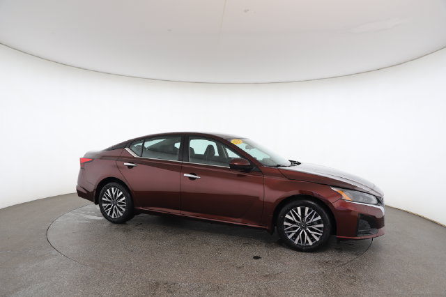 Used 2023 Nissan Altima 2.5 SV FWD image 25