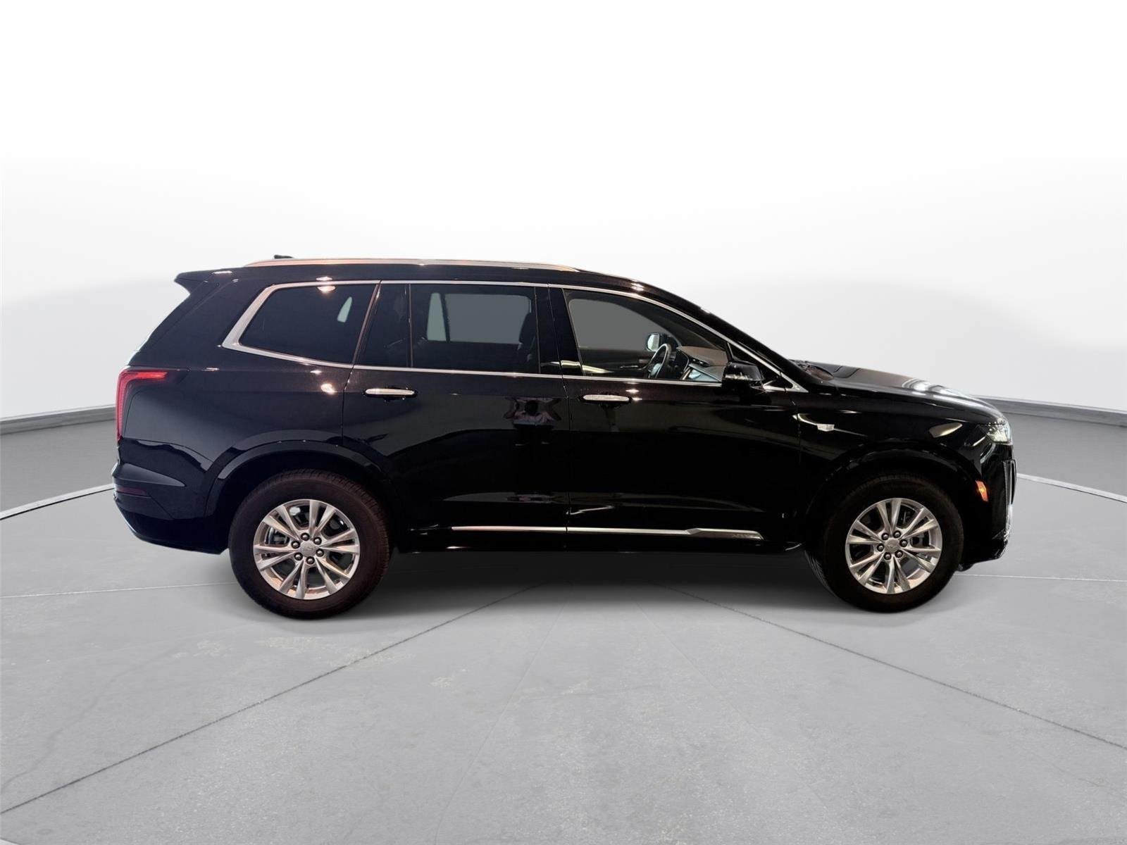 Used 2024 Cadillac XT6 Luxury w/ LPO, Floor Liner Package AWD/4WD image 16