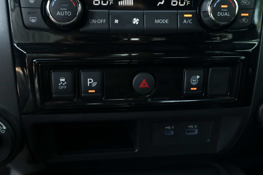 Used 2024 Nissan Titan SV w/ SV Bronze Edition Package AWD/4WD image 33