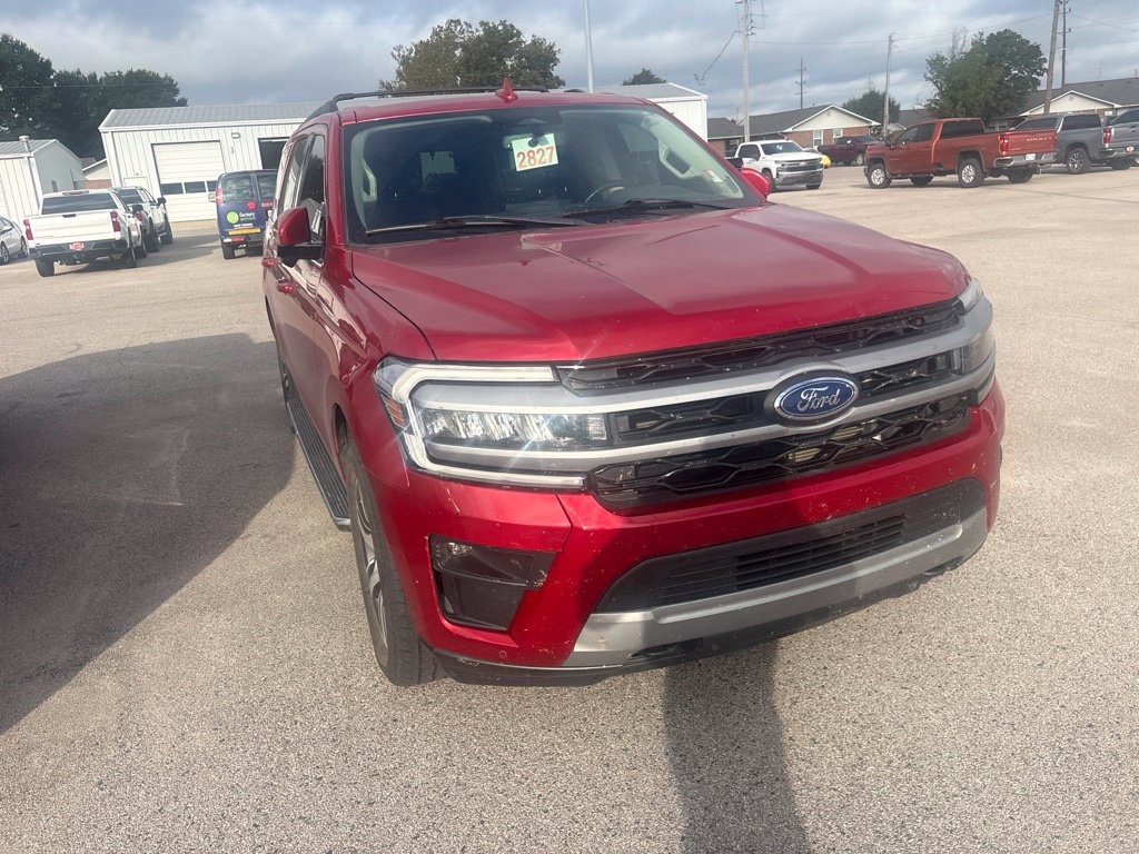Used 2022 Ford Expedition XLT AWD/4WD image 2