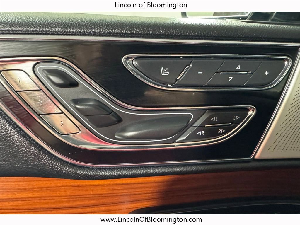 Used 2019 Lincoln Navigator Reserve AWD/4WD image 37