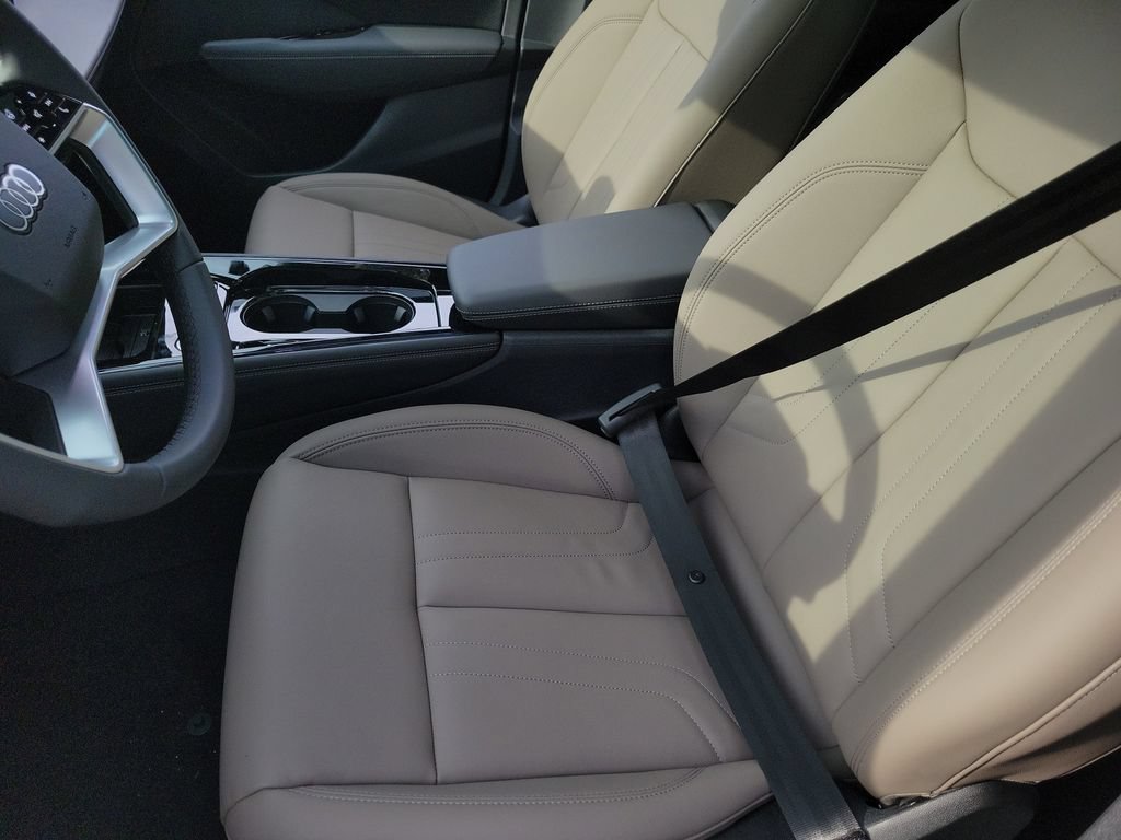 New 2026 Audi Q3 quattro 2.0T AWD/4WD image 17