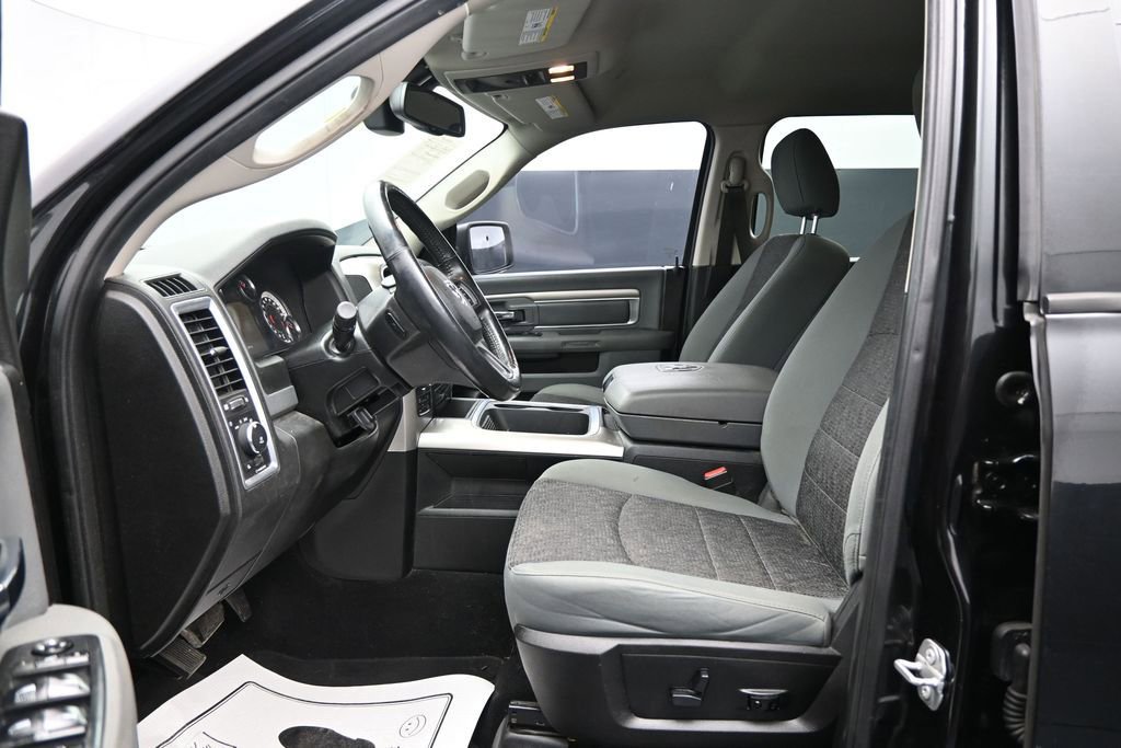 Used 2019 RAM 1500 Big Horn AWD/4WD image 9