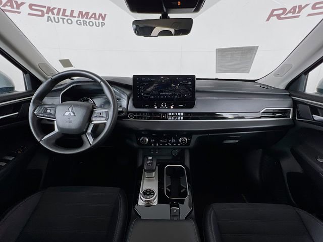 Used 2025 Mitsubishi Outlander SE AWD/4WD image 25