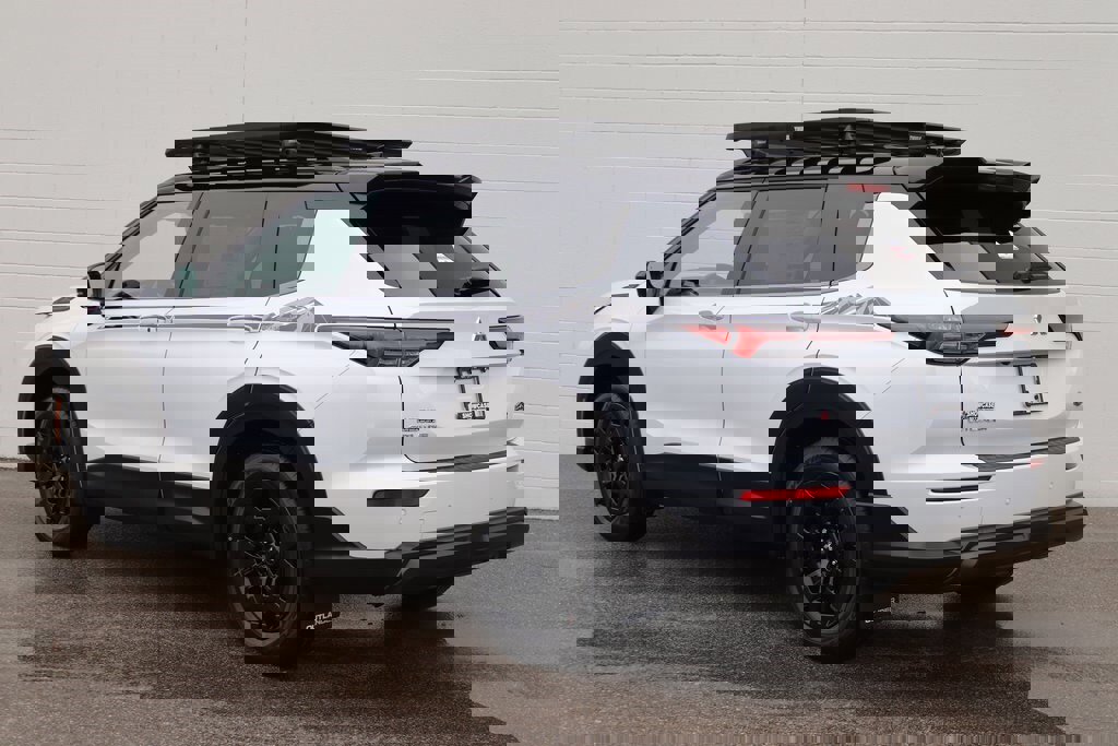 New 2026 Mitsubishi Outlander Trail Edition image 3