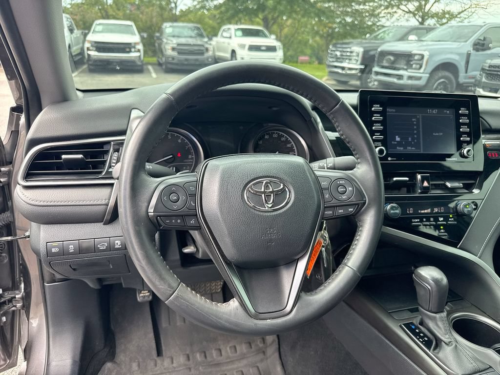 Used 2024 Toyota Camry SE FWD image 11