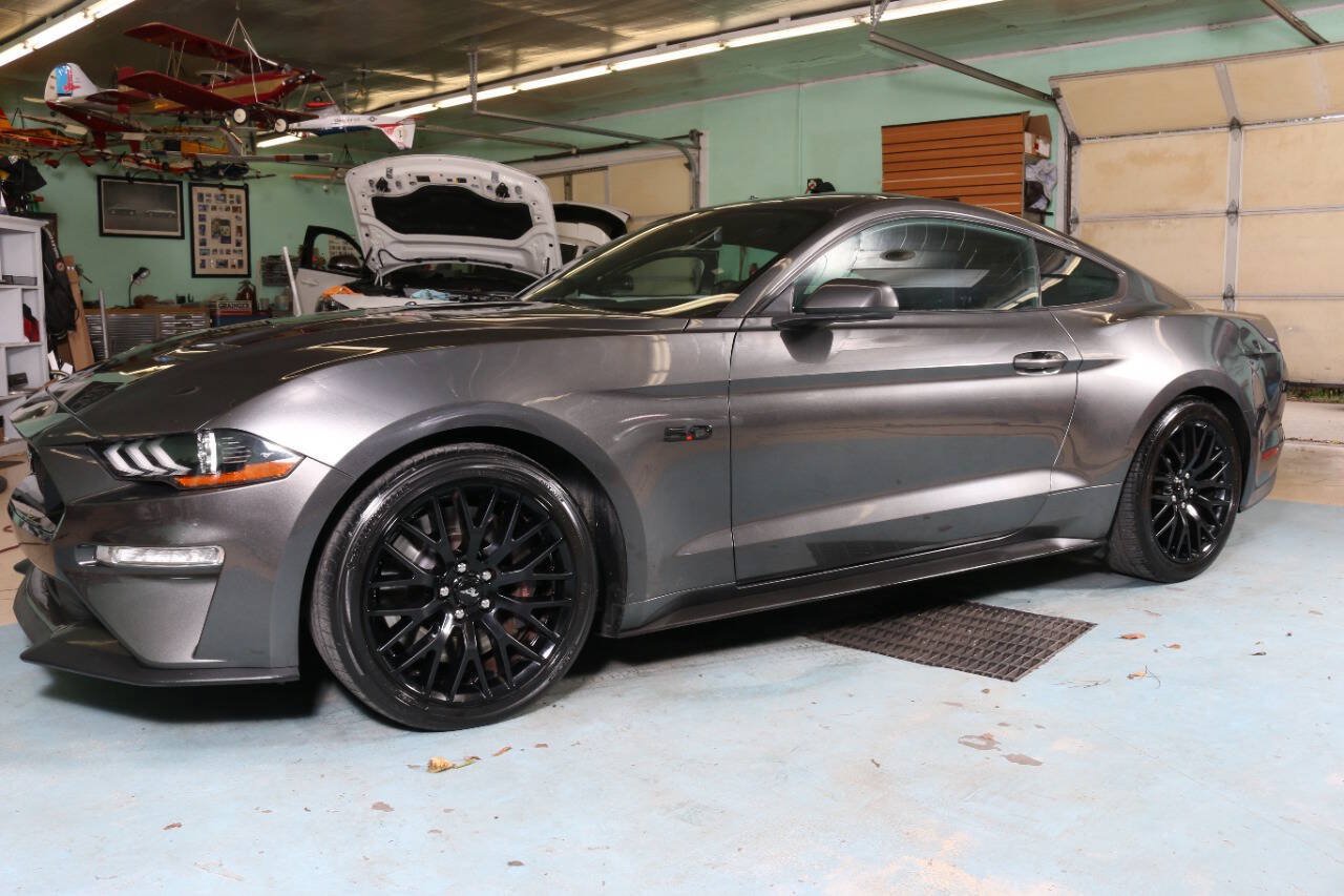 Used 2018 Ford Mustang GT w/ GT Performance Package RWD image 24