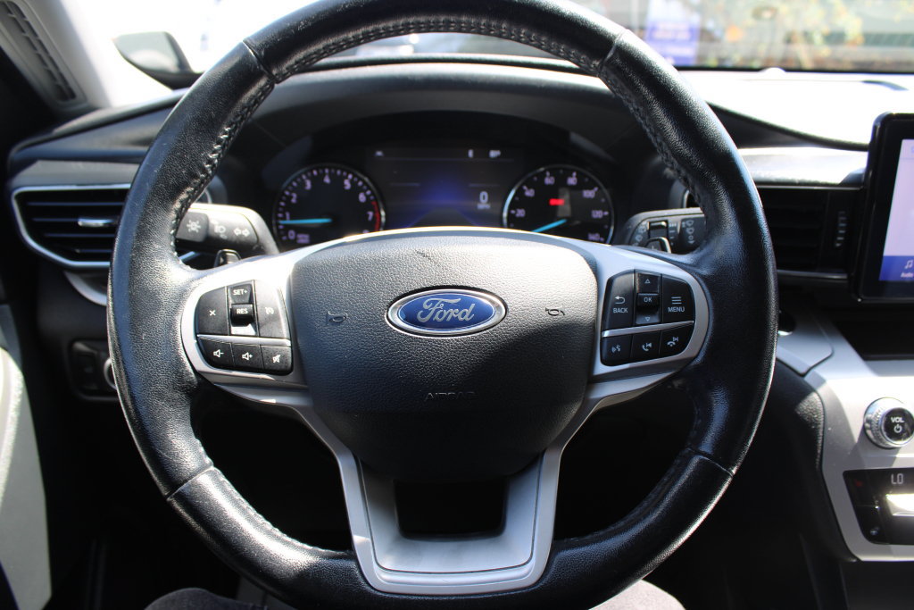Used 2020 Ford Explorer XLT w/ Equipment Group 202A RWD image 30