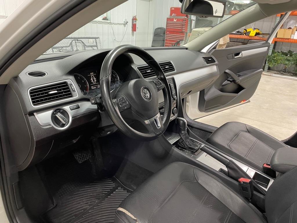 Used 2012 Volkswagen Passat 2.5 SE image 9