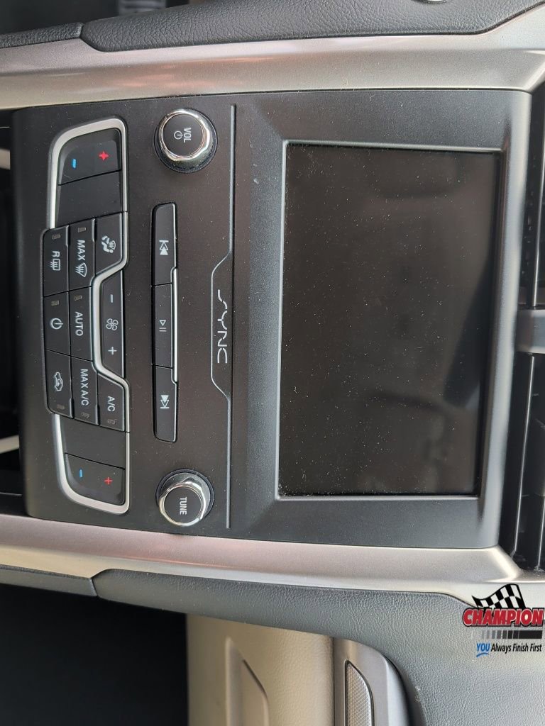 Used 2019 Ford Fusion SE image 13