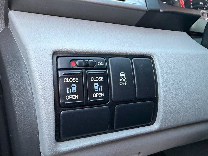 Used 2016 Honda Odyssey SE image 65