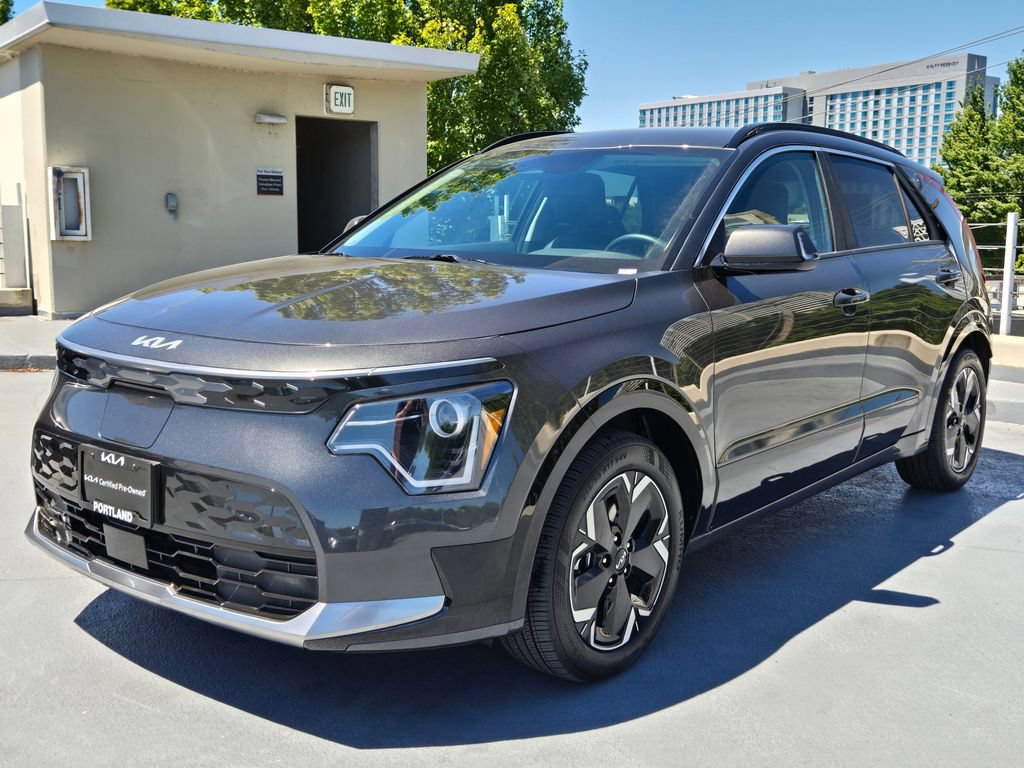 Certified 2024 Kia Niro Wind w/ Wind Preserve Package FWD image 8