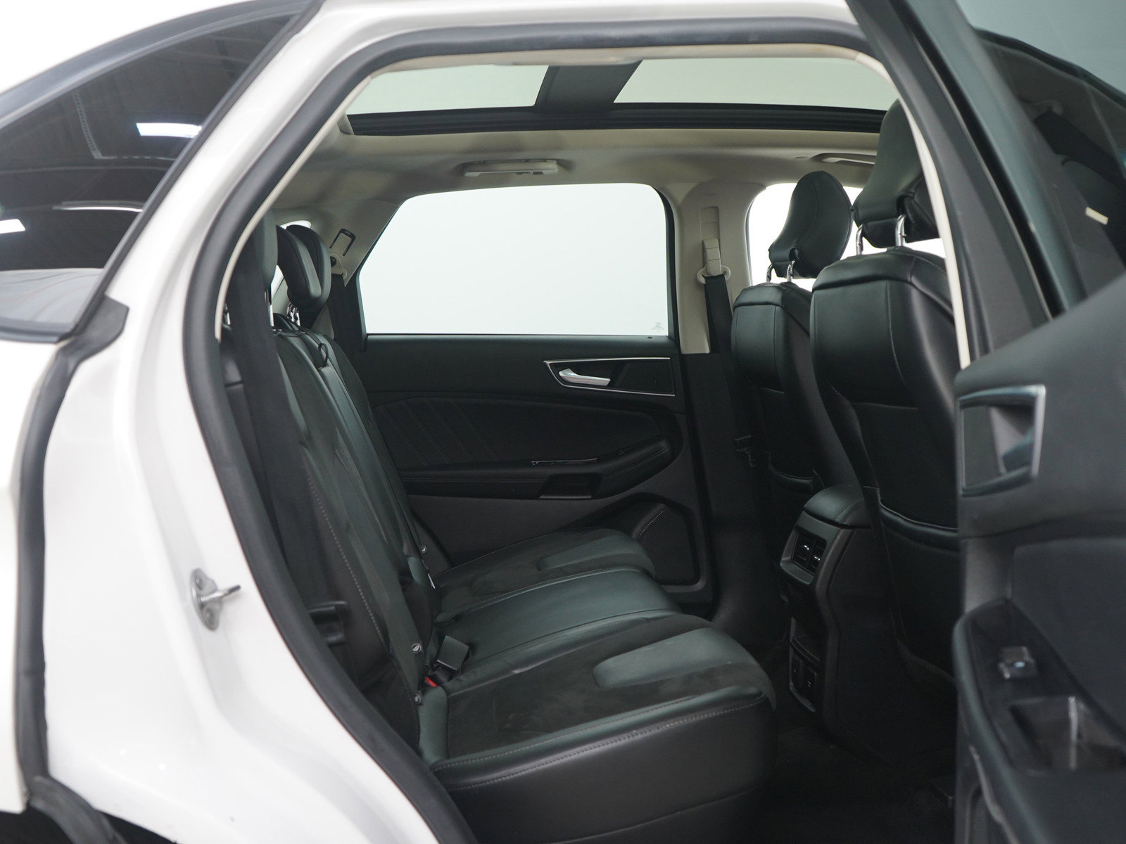 Used 2018 Ford Edge Sport w/ Equipment Group 401A image 12