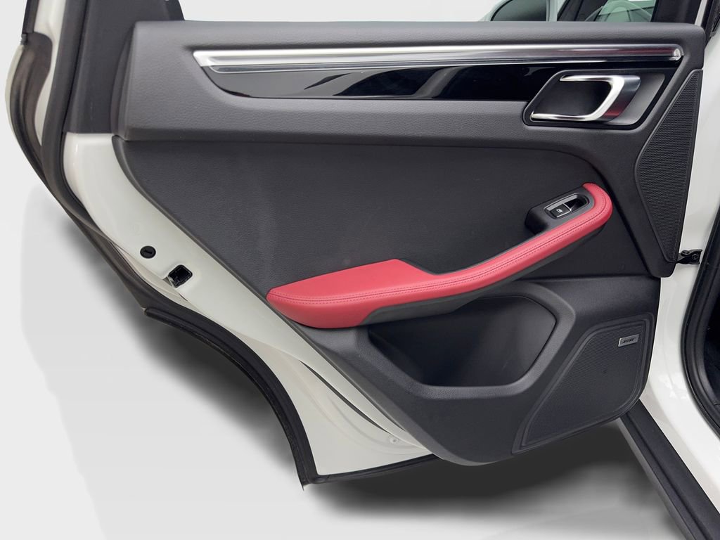 Used 2022 Porsche Macan image 35