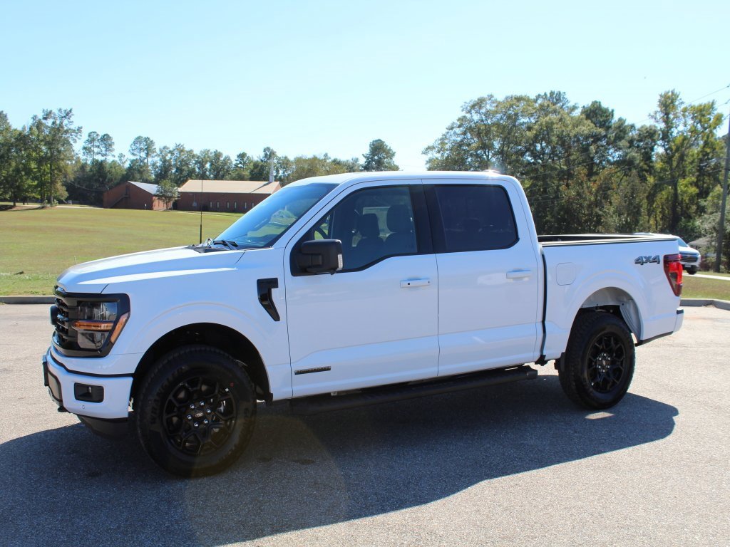 New 2025 Ford F150 XLT w/ Equipment Group 302A MID