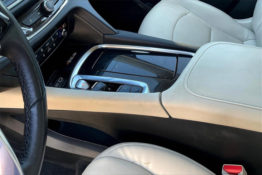 Used 2023 Buick Enclave Essence w/ Experience Buick Package image 16