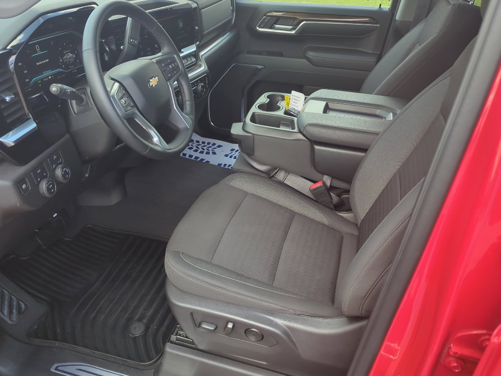 Used 2024 Chevrolet Silverado 1500 LT image 13