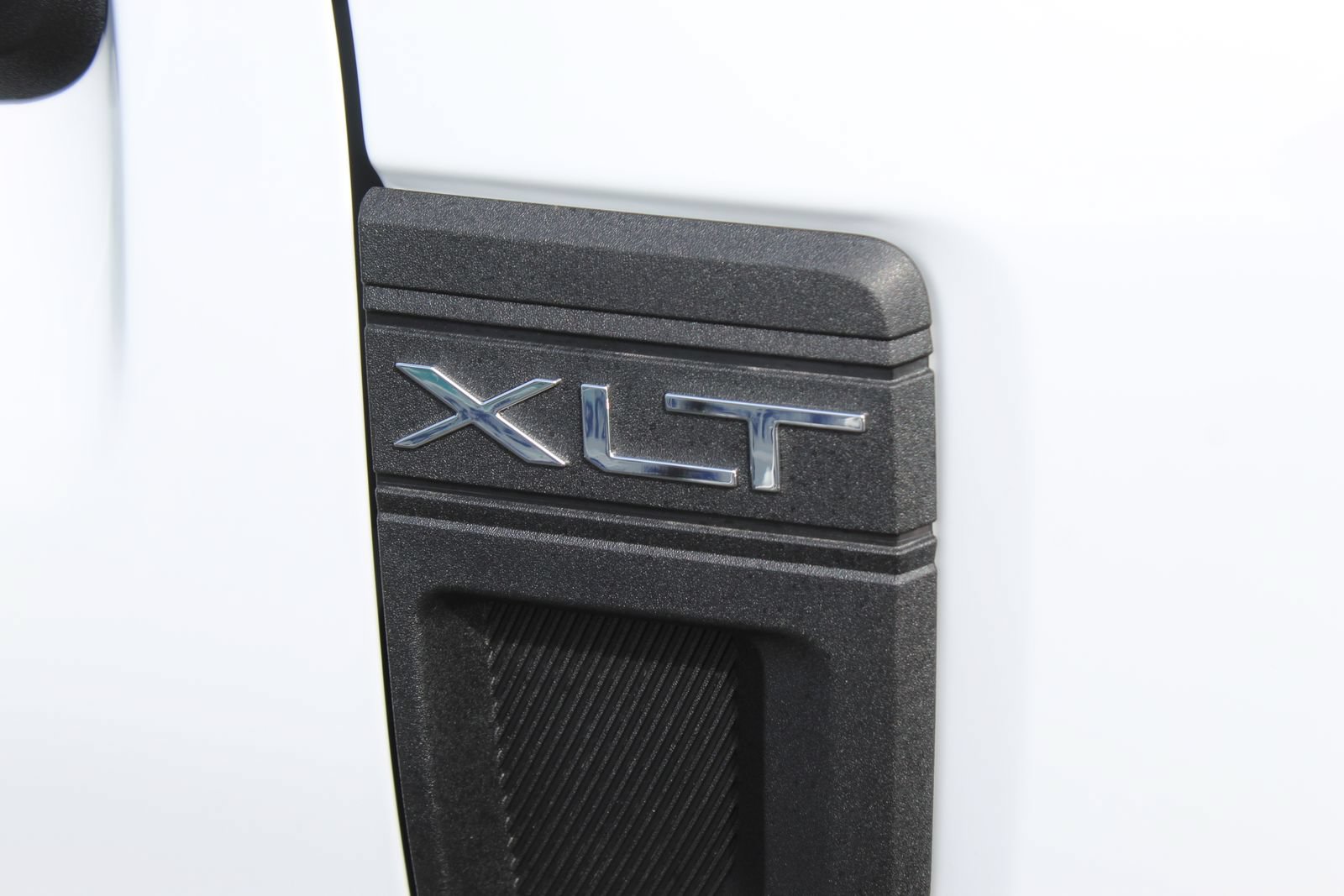 New 2025 Ford Maverick XLT w/ XLT Luxury Package FWD image 10