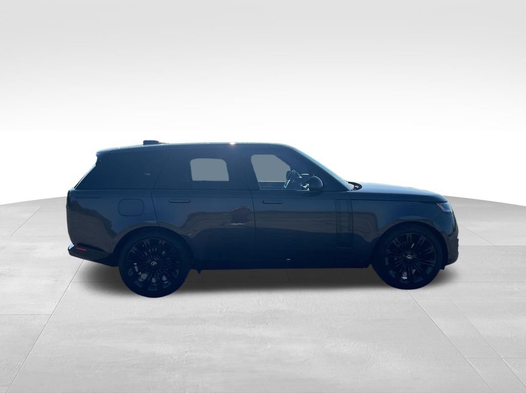 Used 2025 Land Rover Range Rover SE AWD/4WD image 6