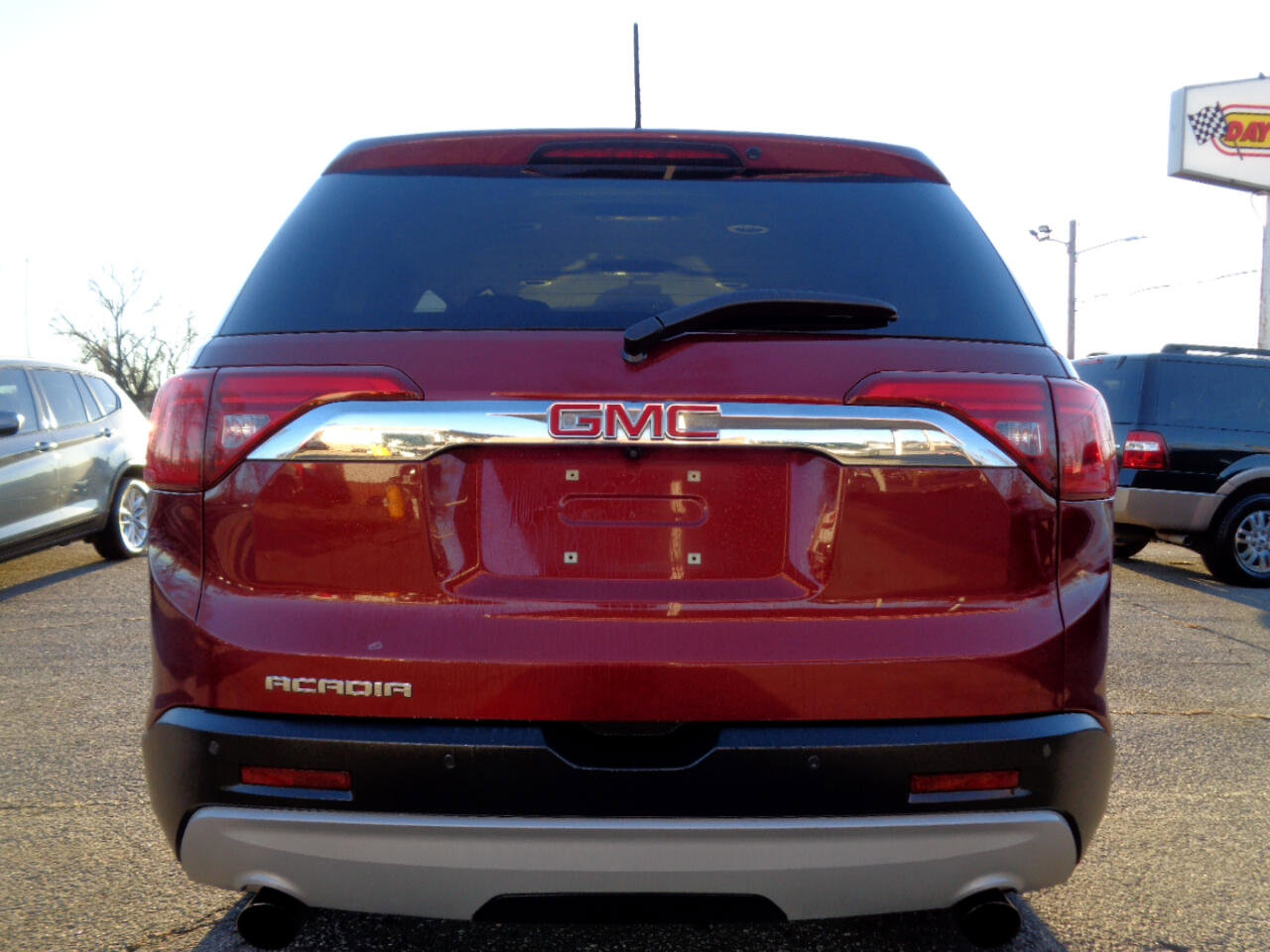 Used 2017 GMC Acadia SLE w/ Driver Alert Package I image 6