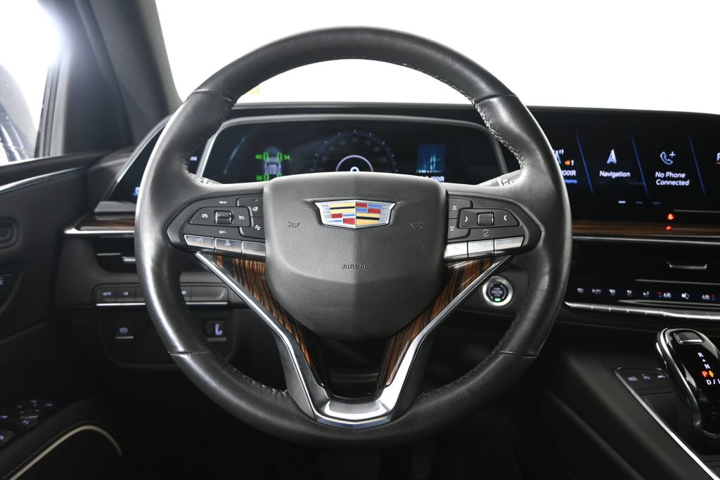 Used 2024 Cadillac Escalade ESV Luxury w/ LPO, Floor Liner Package AWD/4WD image 38