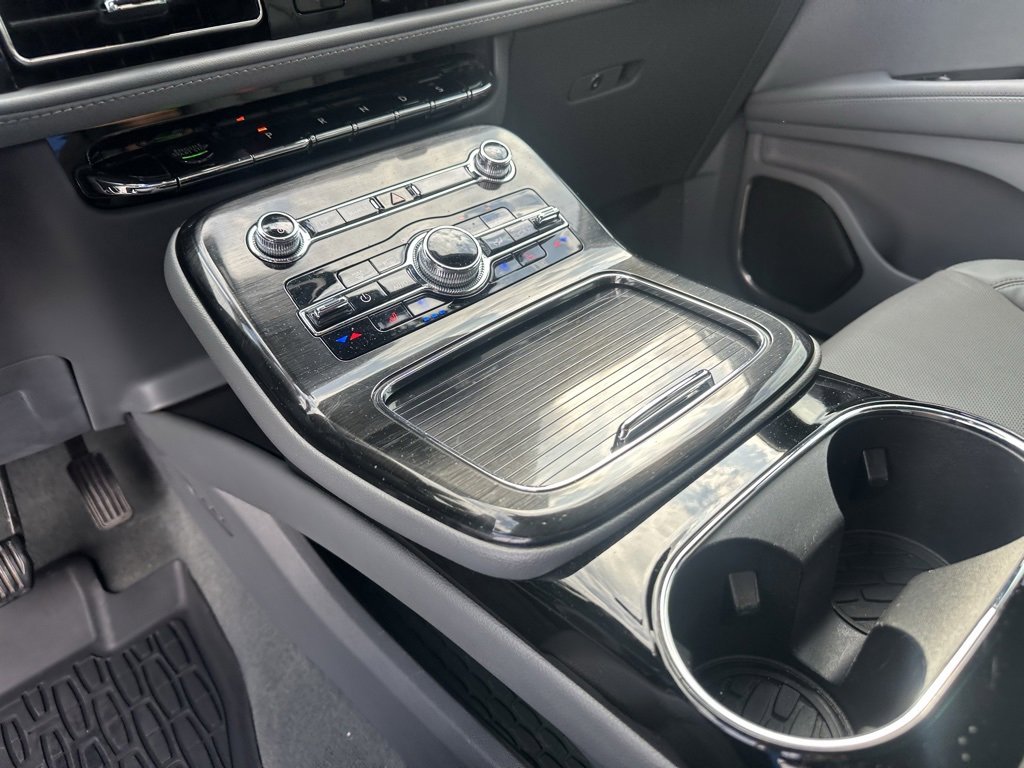 Used 2023 Lincoln Nautilus Reserve w/ Equipment Group 201A image 15