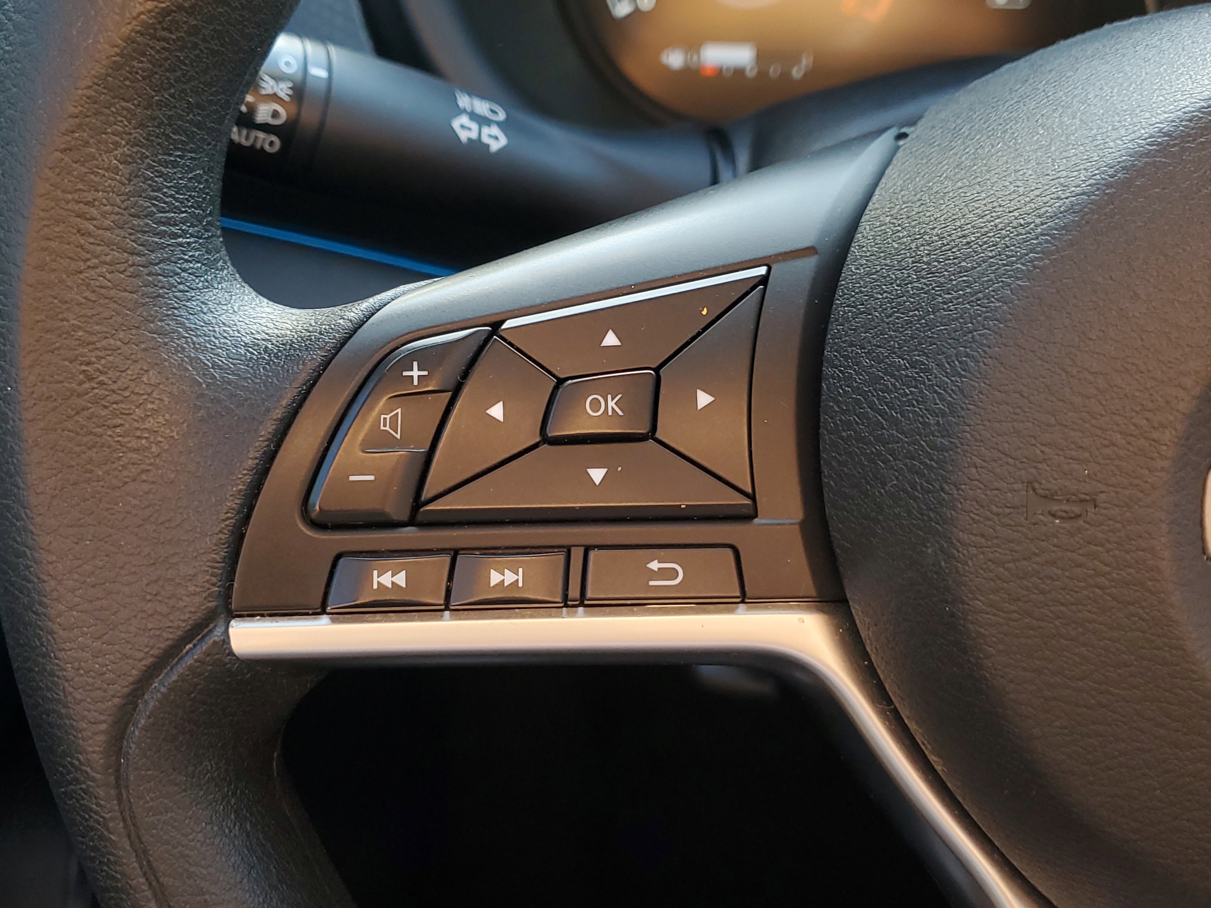 Used 2023 Nissan Kicks SV w/ Interior Electronics Package image 24