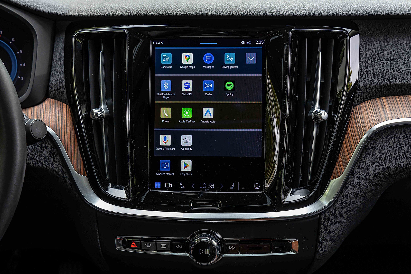 Used 2024 Volvo S60 B5 Plus image 12