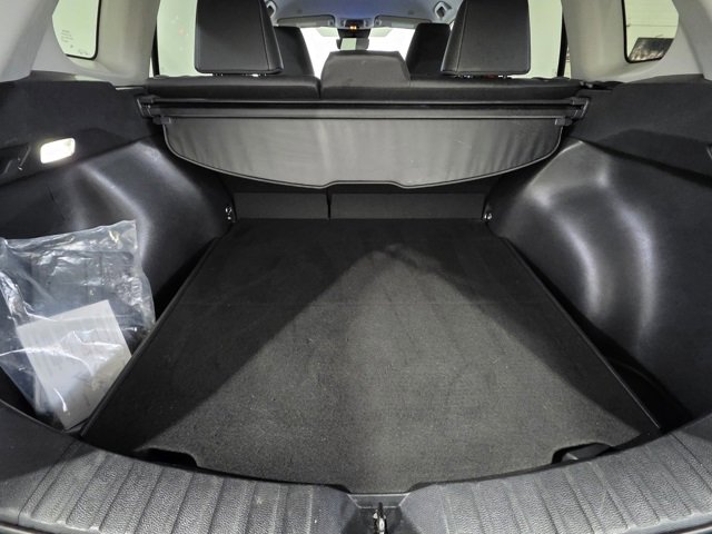 Used 2025 Toyota Corolla Cross XLE image 21