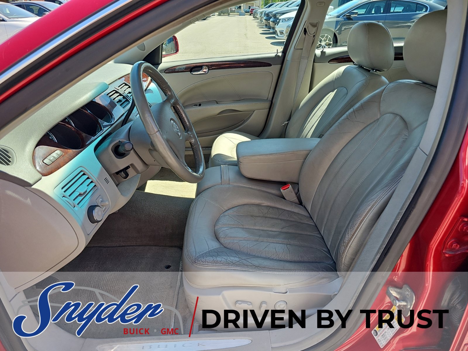 Used 2011 Buick Lucerne CXL FWD image 9