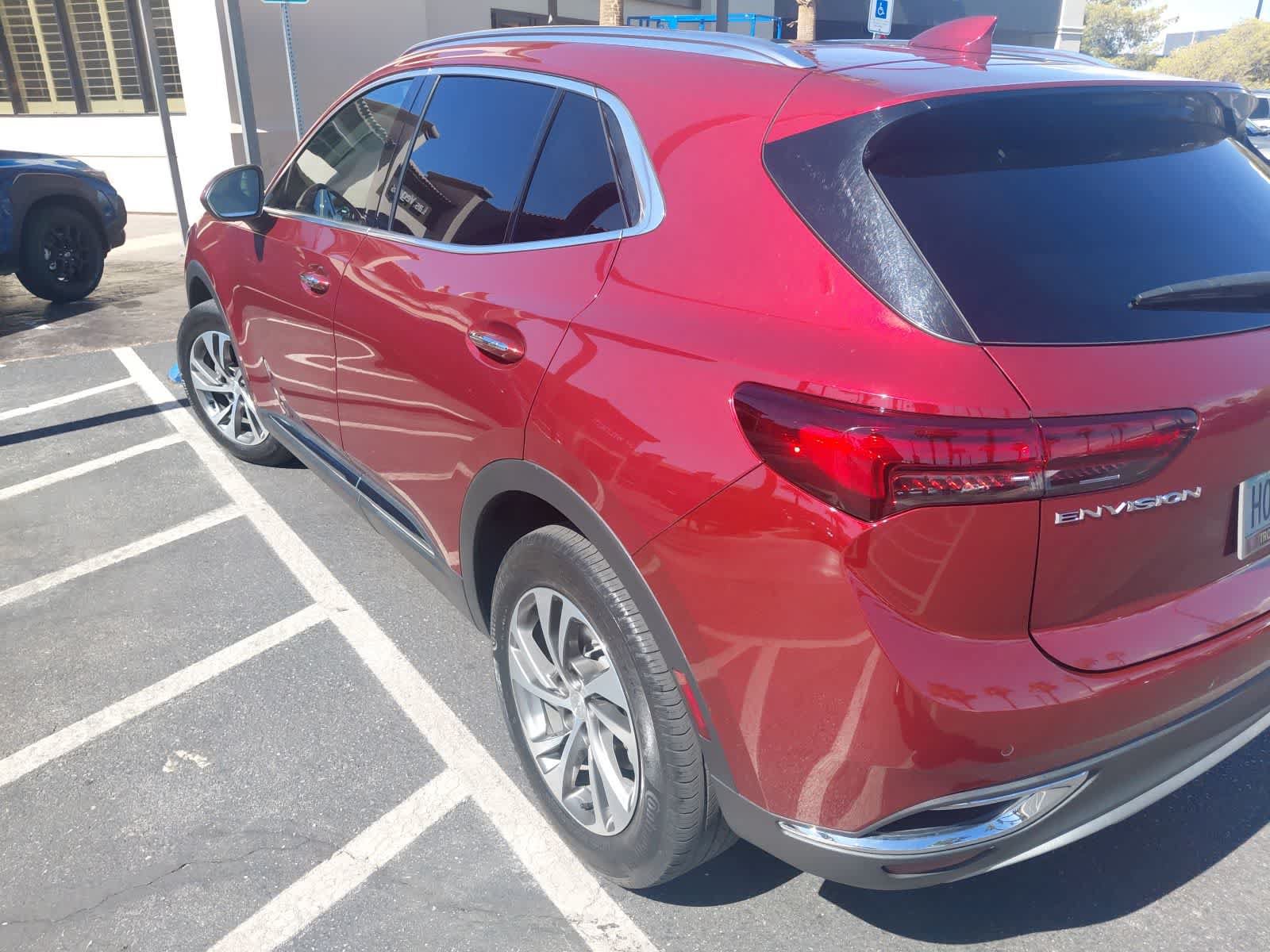 Used 2021 Buick Envision Essence w/ Technology Package I FWD image 3