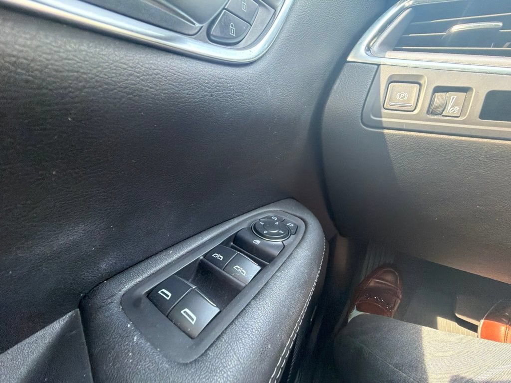 Used 2025 Cadillac XT5 Luxury w/ LPO, Floor Liner Package FWD image 15