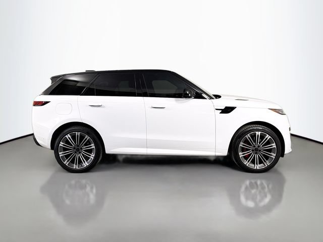 Certified 2025 Land Rover Range Rover Sport Dynamic SE AWD/4WD image 4