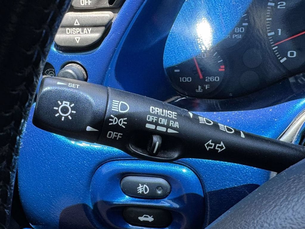 Used 2003 Chevrolet Corvette Coupe w/ Preferred Equipment Group RWD image 10