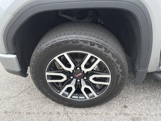 Used 2025 GMC Sierra 1500 AT4 w/ Technology Package AWD/4WD image 12