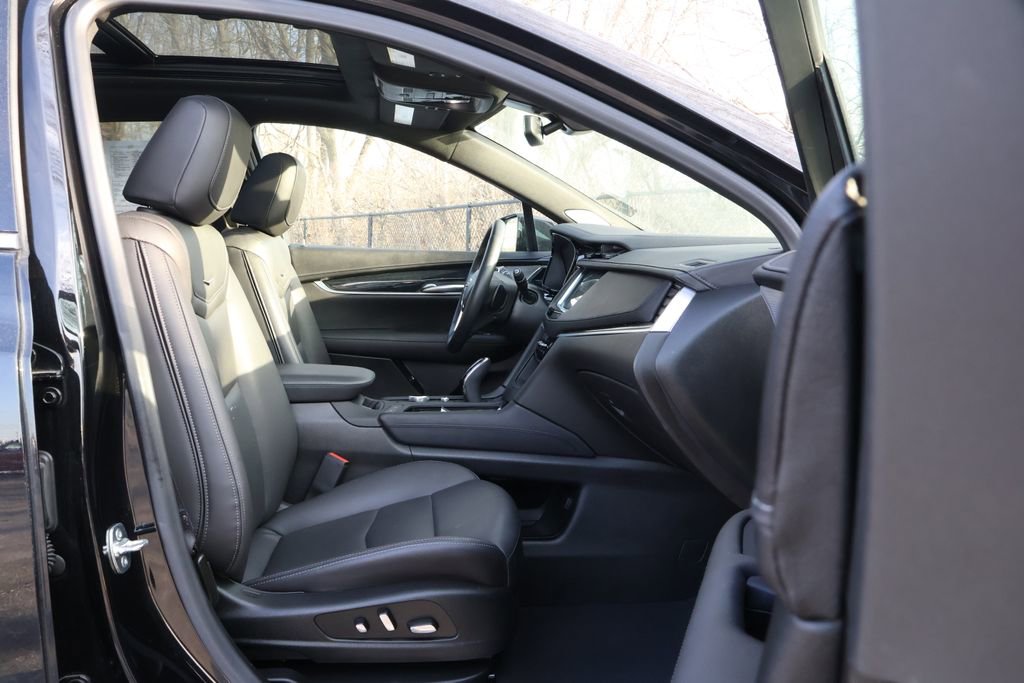 Used 2025 Cadillac XT5 Premium Luxury image 41