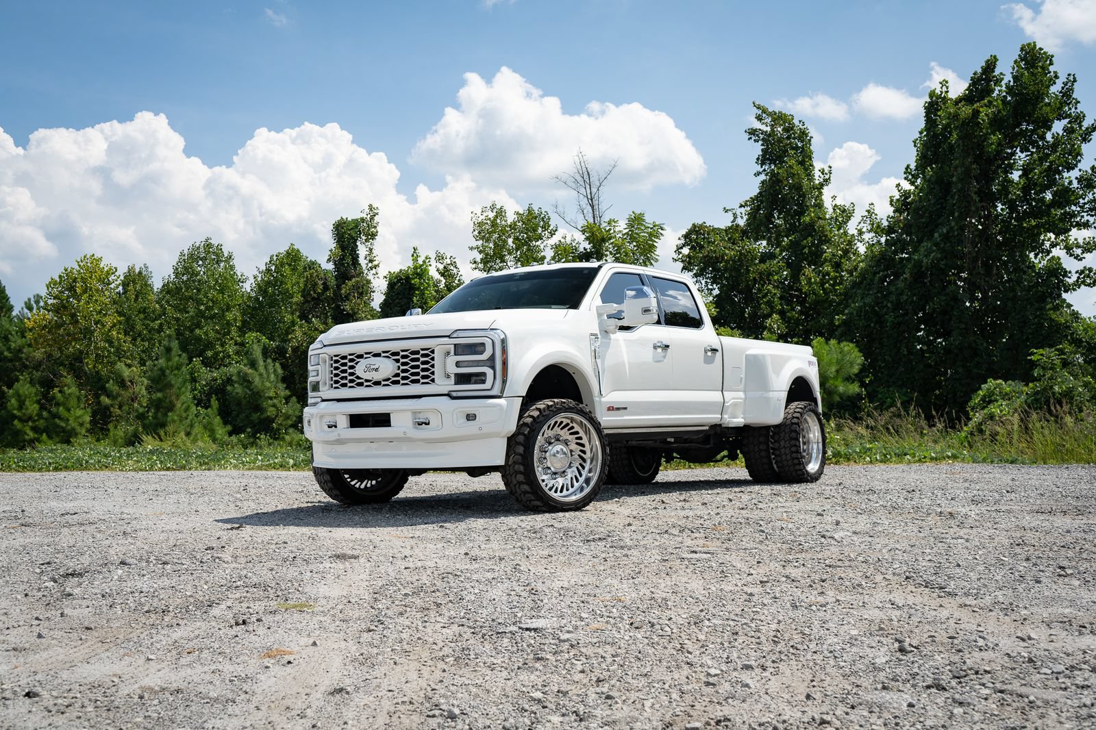 Used 2024 Ford F450 Platinum w/ FX4 Off-Road Package AWD/4WD image 1