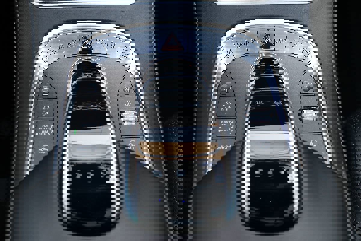 Used 2015 Mercedes-Benz S 63 AMG 4MATIC Sedan w/ Driver Assistance Package image 43