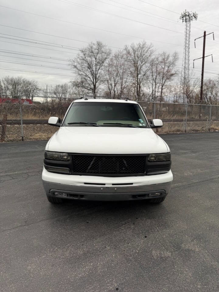 Used 2004 Chevrolet Suburban LT w/ Preferred Equipment Group image 9