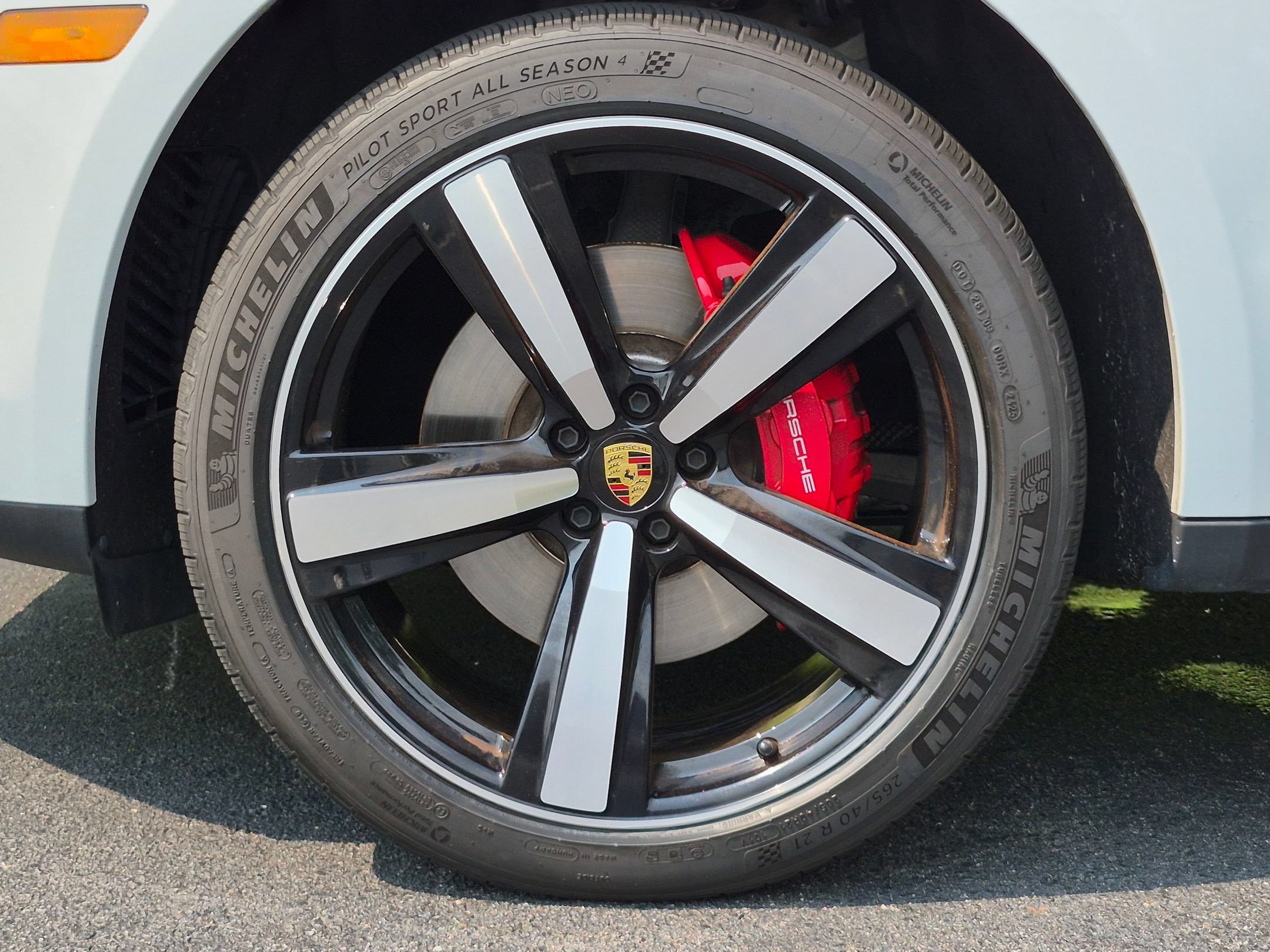 Certified 2025 Porsche Macan S AWD/4WD image 36